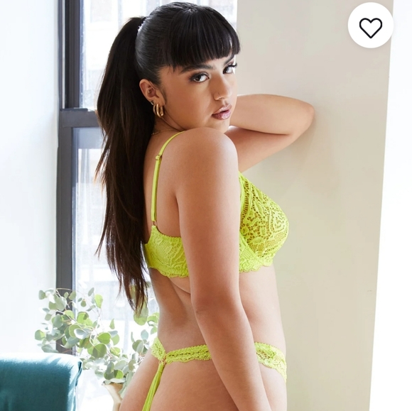 NIP SAVAGEXFENTY Alien Animal Lace Unlined Plunge Bra Twisted Lime Green 34D - Picture 2 of 11